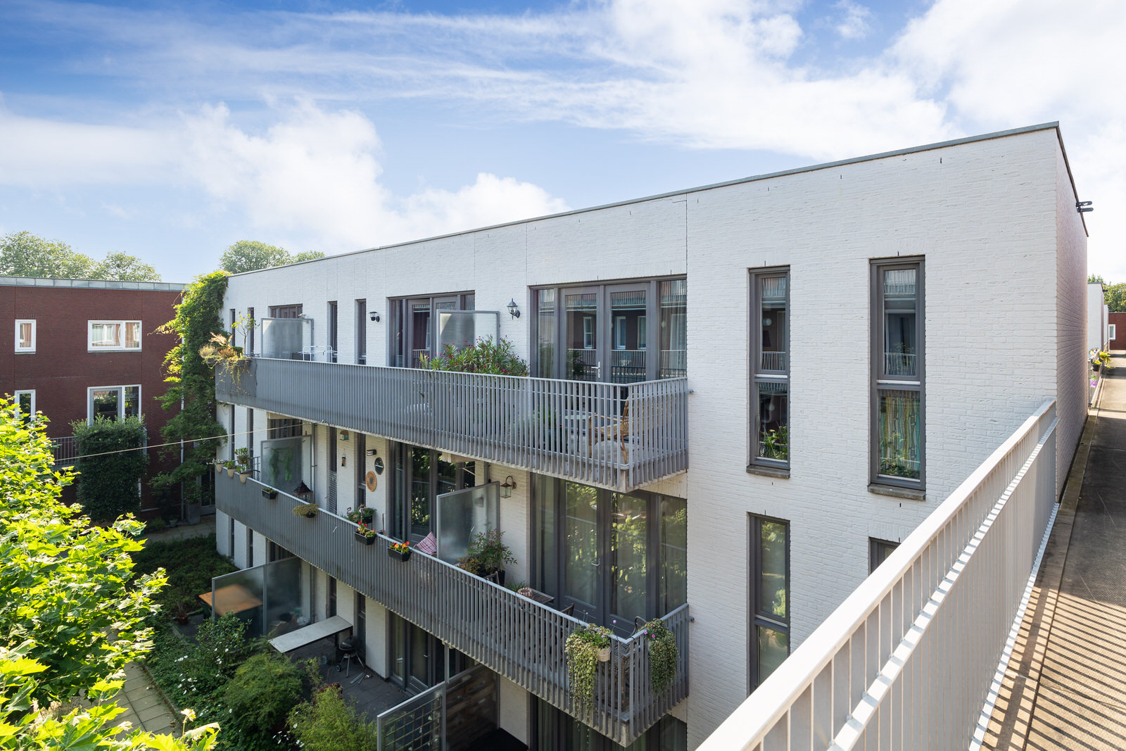 BL100212-18455-195122107