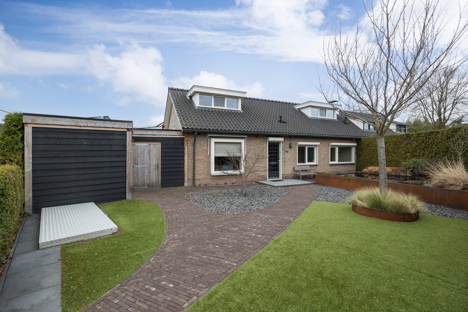 BL100216-17945-174285827