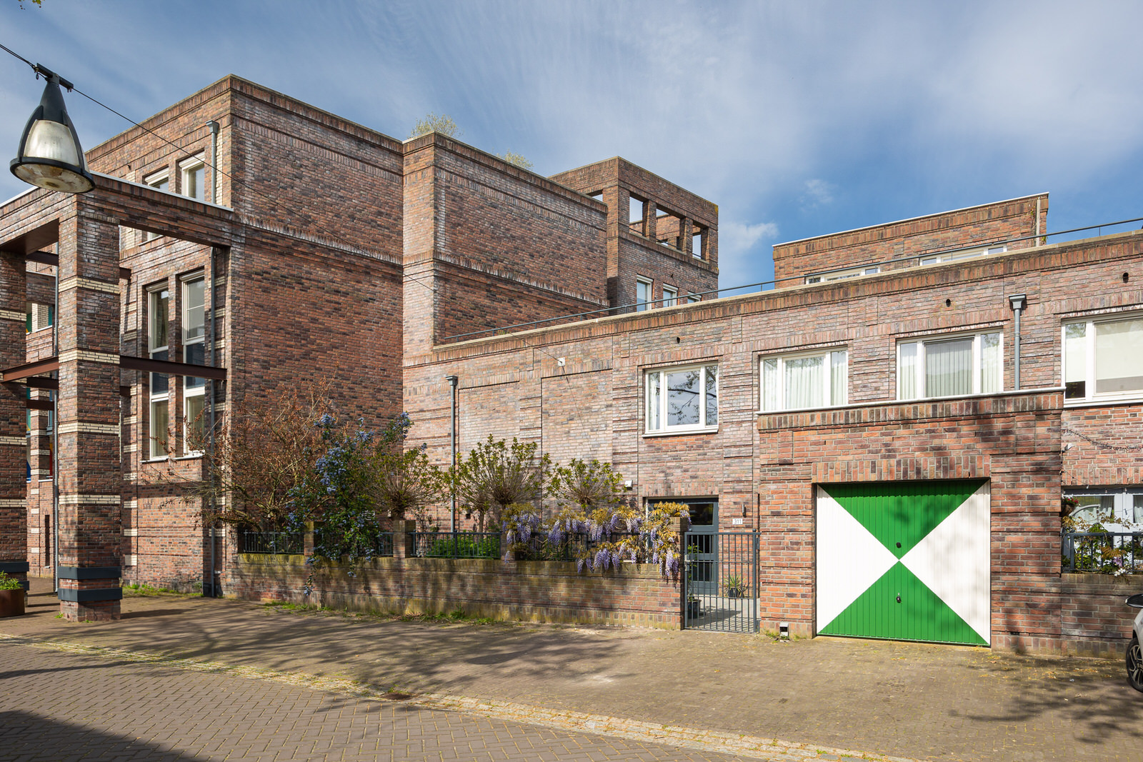 BL100218-18133-180550693